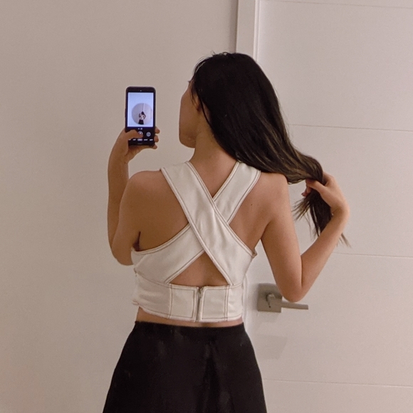 DO+BE White Cross Crop Top with front knot - Picture 3 of 3